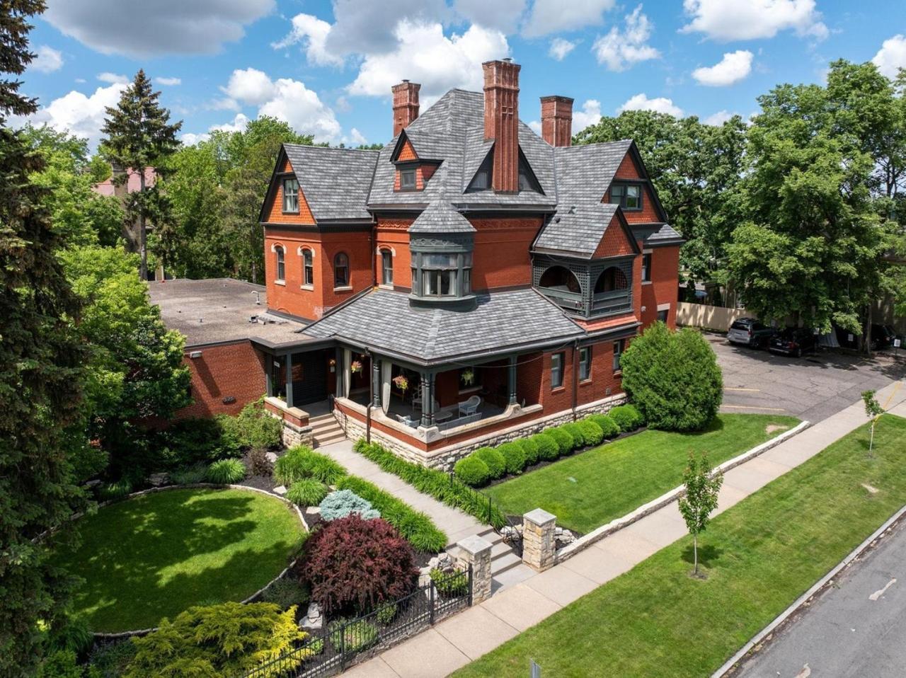 The New Victorian Mansion Bed & Breakfast Saint Paul Esterno foto